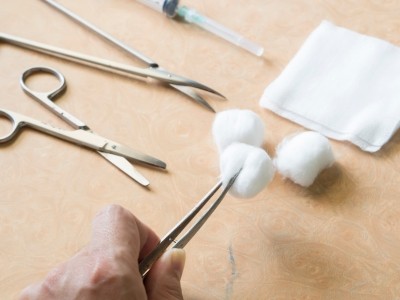 Het belang van debridement in de wondzorg